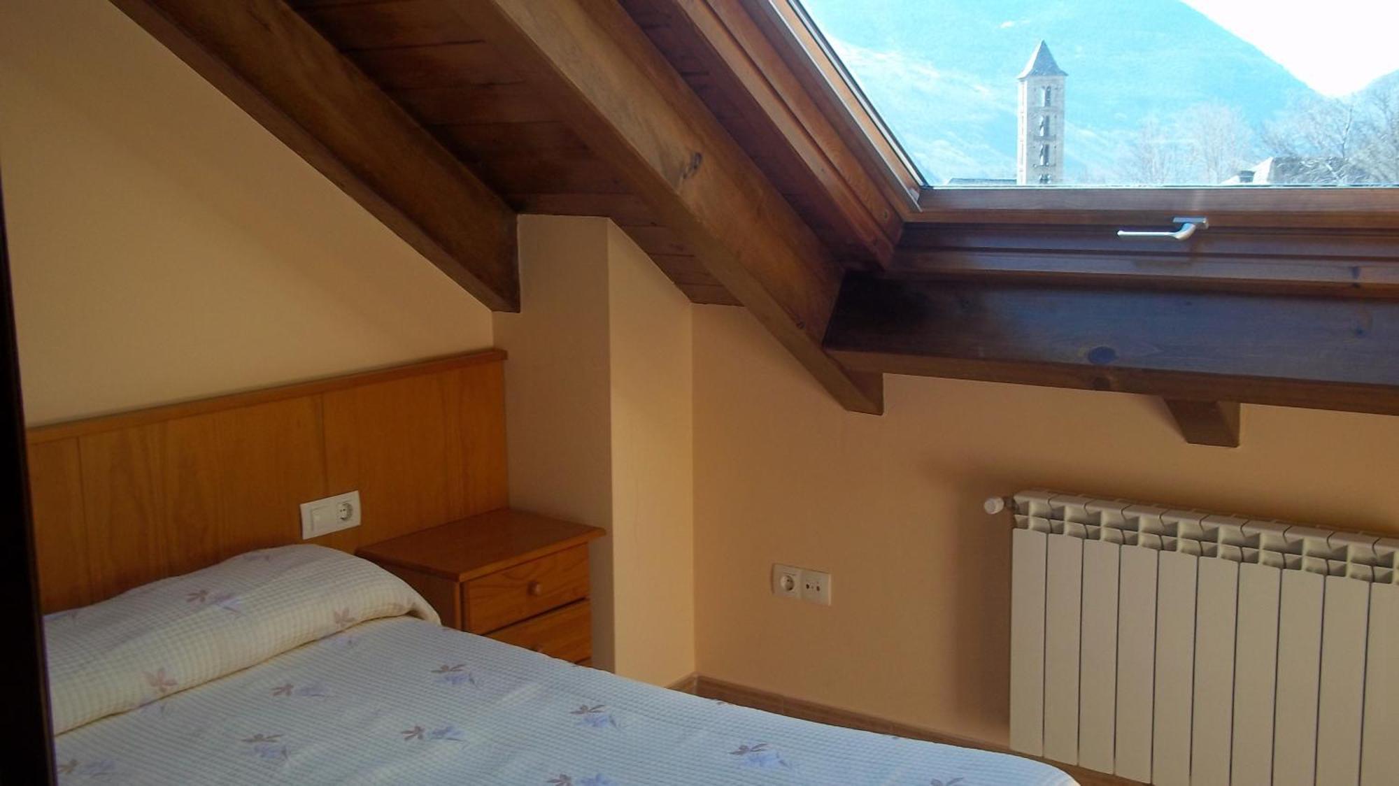 Hostal Pernalle Erillavall Exteriér fotografie