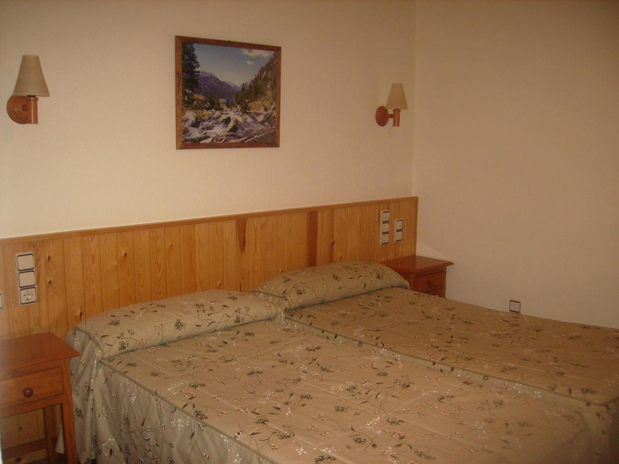 Hostal Pernalle Erillavall Exteriér fotografie