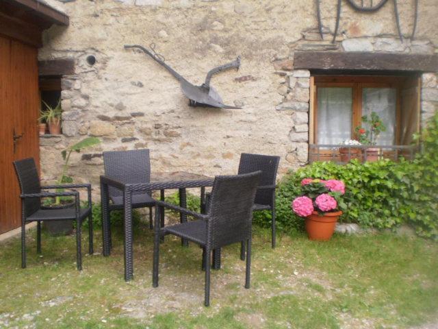 Hostal Pernalle Erillavall Exteriér fotografie