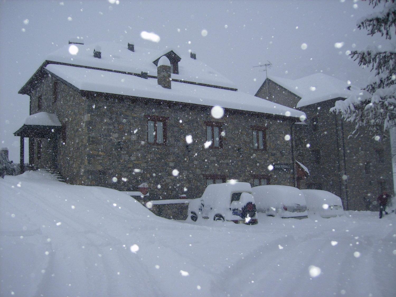Hostal Pernalle Erillavall Exteriér fotografie